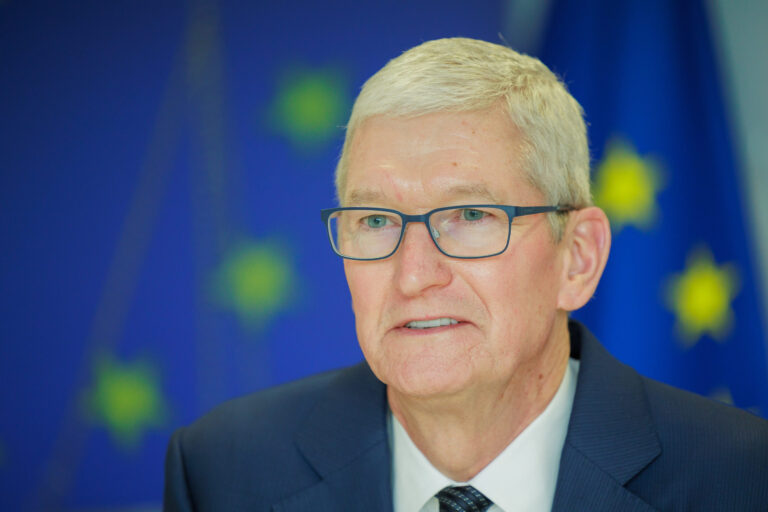 Tim-Cook-scaled.jpg