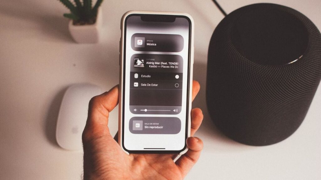 homepod_unsplash_1727444854653.jpg