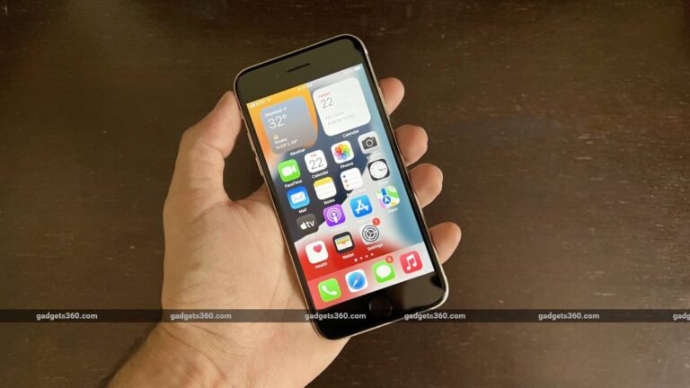iphone_se2022_front_hand_ndtv_1651231959561.jpg