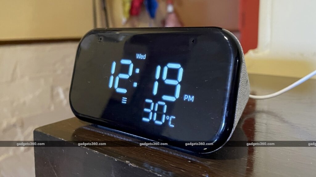 lenovo_smart_clock_essential_review_main_1629980955996.jpg