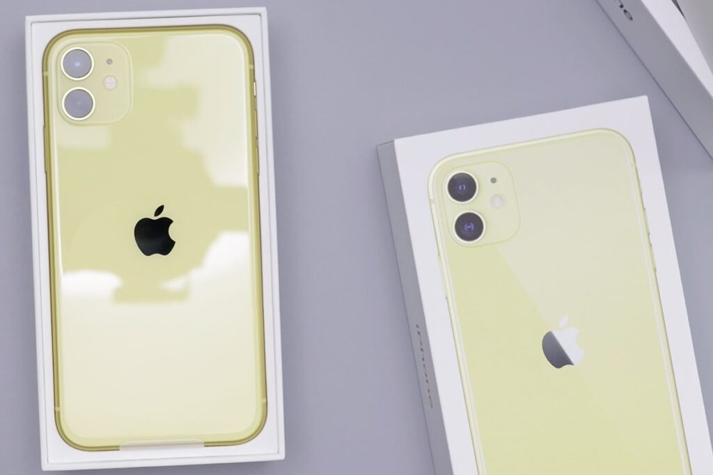 iphone-11-deal_1602813559331.jpg