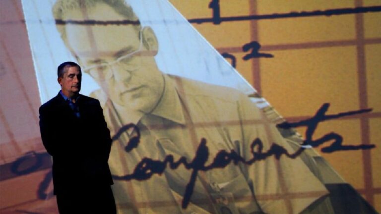 Gordon_Moore_main_1679725564648.jpg