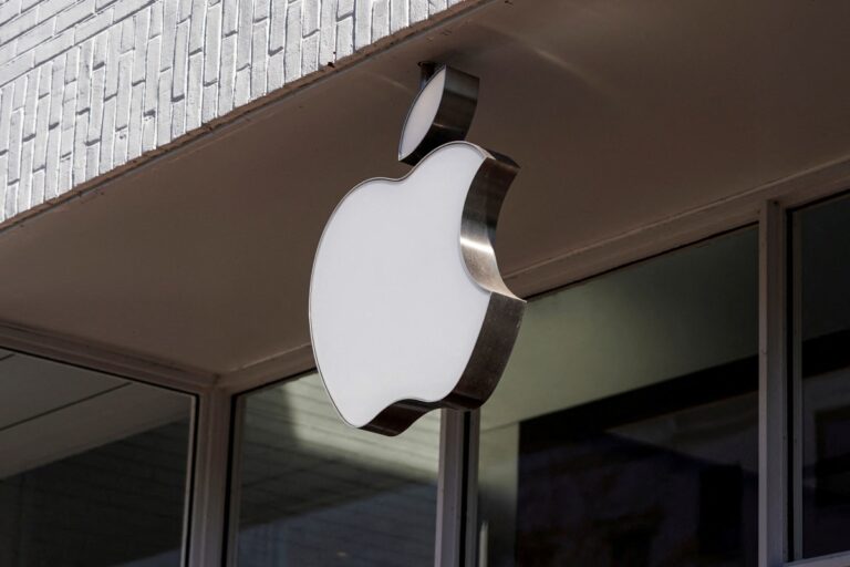 apple_reuters_1645509155494.jpg