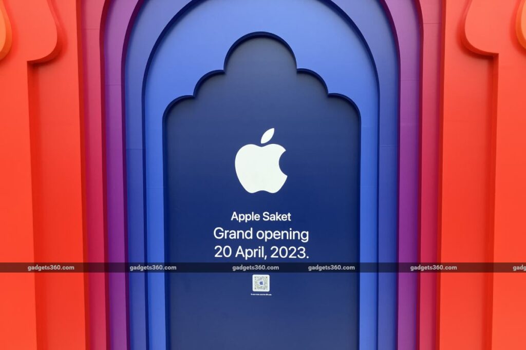 apple_saket_store_delhi_1681908689330.jpg