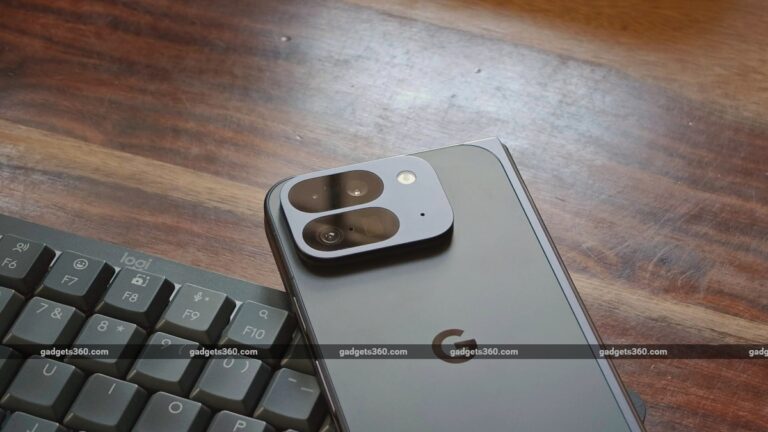 google_pixel_9_pro_xl_main_big_gadgets_360_1728037579070.jpg