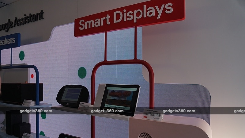google_smart_displays_gadgets_360_1515686687409.jpg