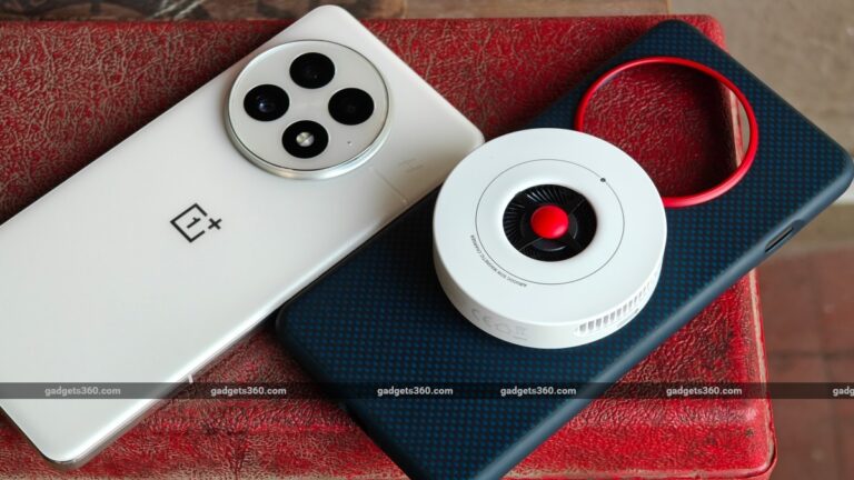 oneplus_13_design_airvooc_50w_gadgets_360_1736253664378.jpg