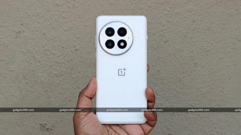 oneplus_13_main_big_gadgets_360_1736252780818.jpg