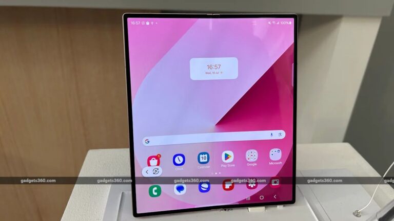 samsung_galaxy_z_fold_6_gadgets_360_1724918114412.jpg