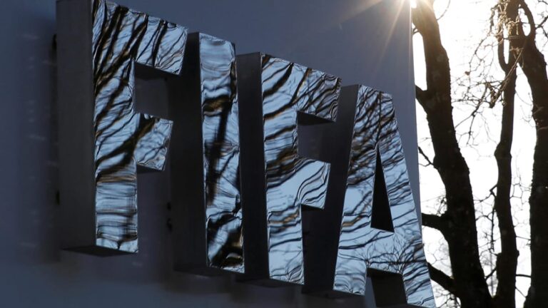 2024-04-22T161501Z_1_LYNXNPEK3L0LQ_RTROPTP_4_SOCCER-LAWSUIT-FIFA-RELEVENT_1_1713868337551.jpg