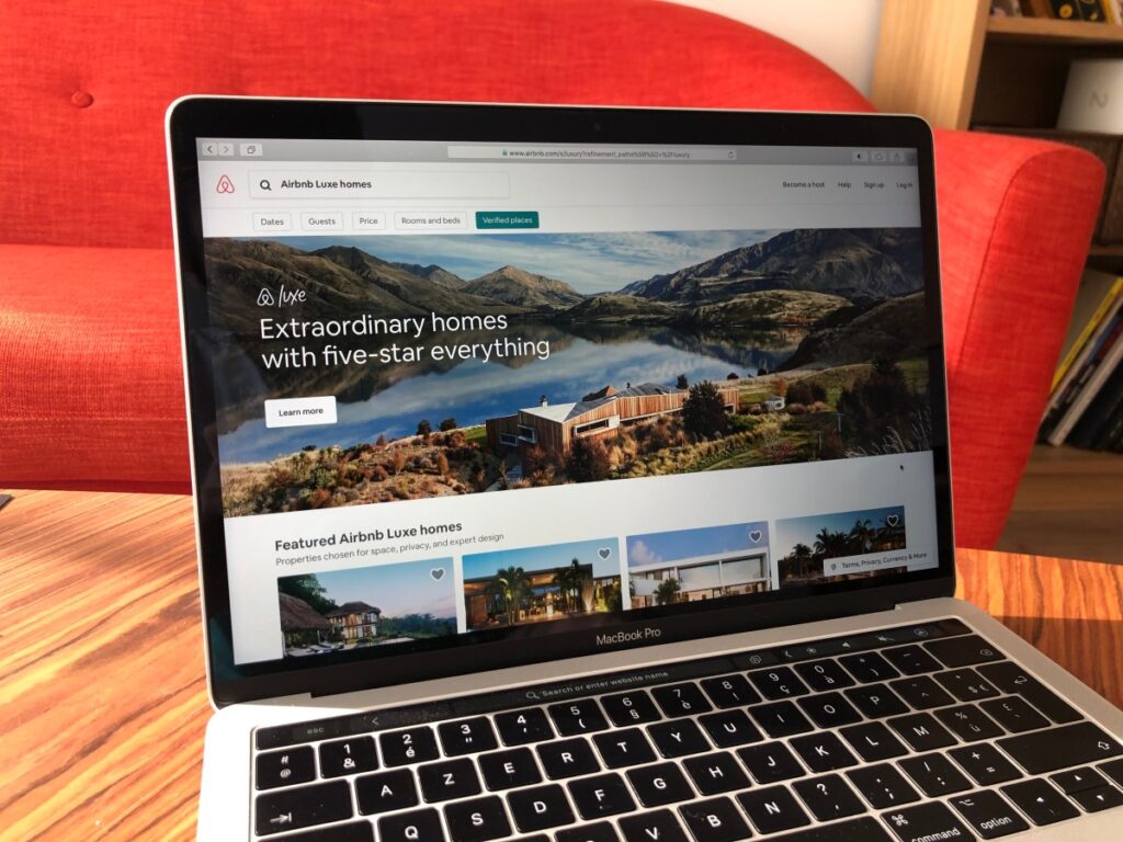 Airbnb-Luxe-1.jpg