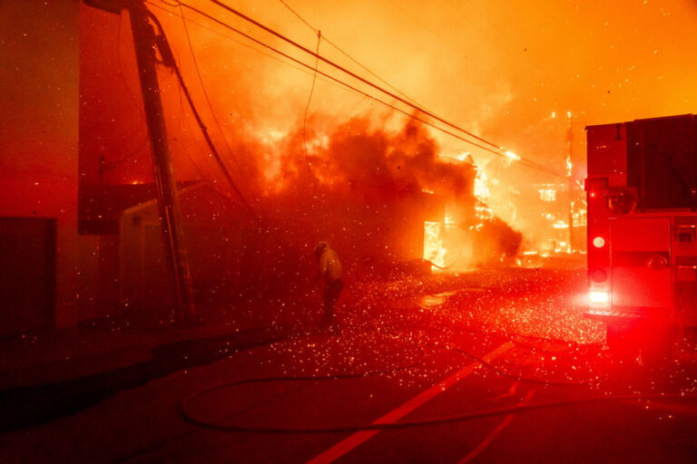 LA-fires-GettyImages-2192359195.jpg
