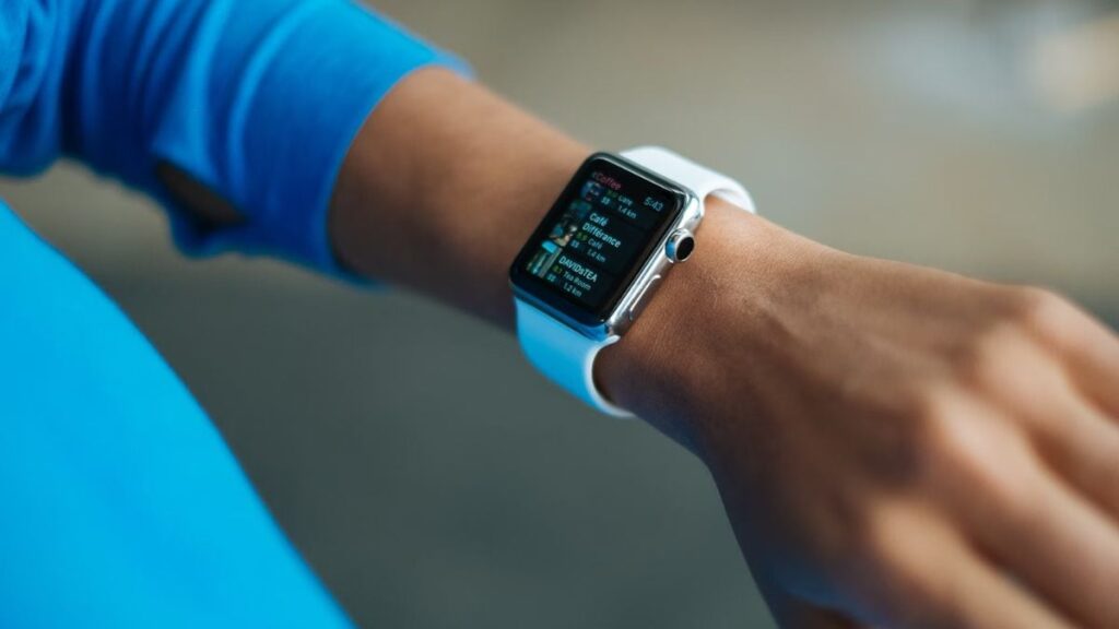 apple_watch_2_unsplash_1718706036143.jpg
