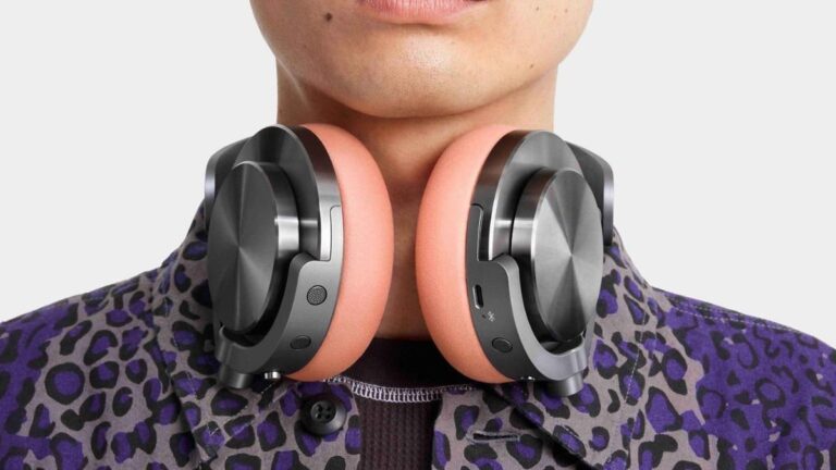 dyson_ontrac_headphones_1721290296992.jpg