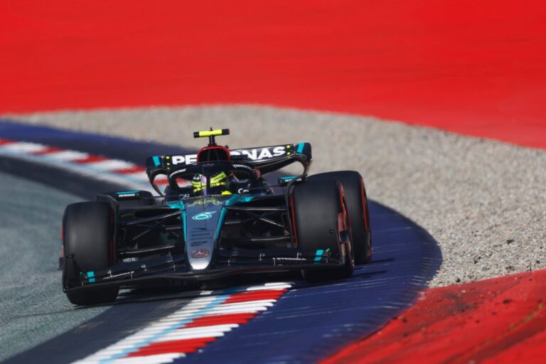 mercedes-amg-petronas-f1.jpeg