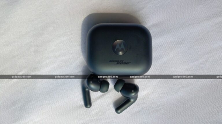 moto_buds_plus_gadgets_360_review_main_1718692833818.jpg