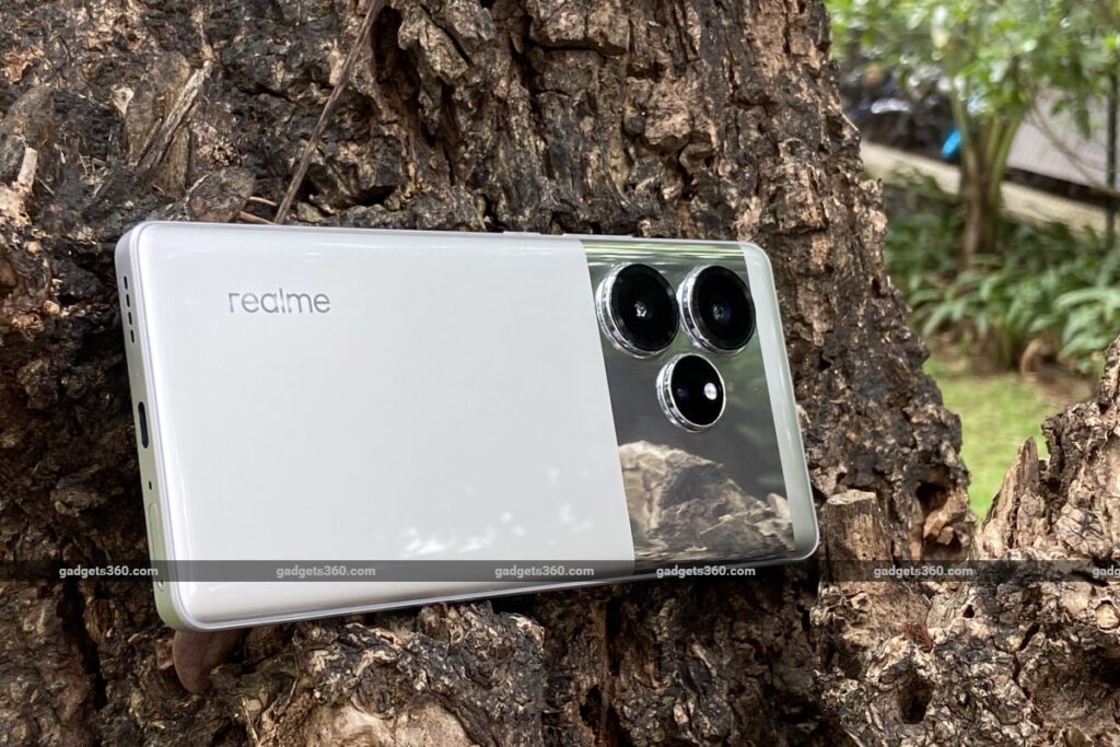 realme_gt_6_review_ndtv_main_1718640728293.jpg