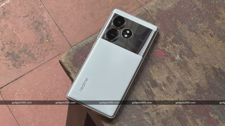 realme_gt_6t_back_main_big_gagdets_360_1722856234637.jpg