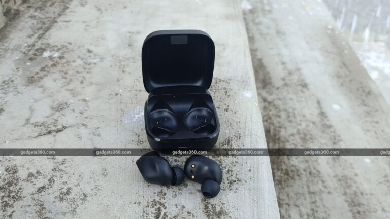sennheiser_accentum_tws_earphones_main_1719581728122.jpg