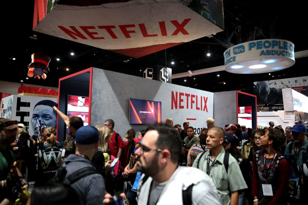 2560px-Netflix_booth_36079051696.jpg