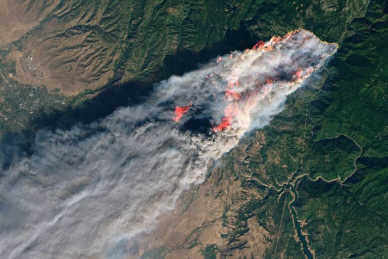 camp-fire-landsat-8-satellite-image.jpeg