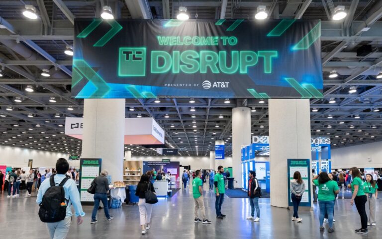 disrupt-expo-hall-crop.jpeg