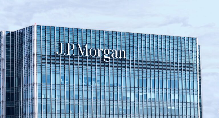 JPMorgan_Logo_London_building-scaled.jpg