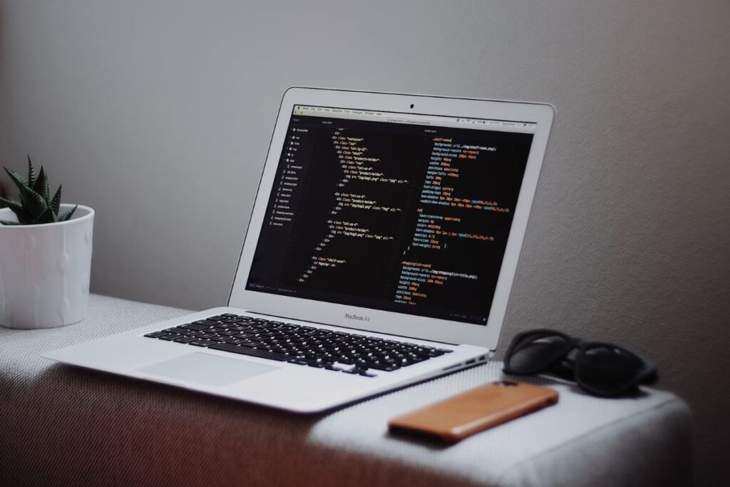 coding_pc_1744980633545.jpg