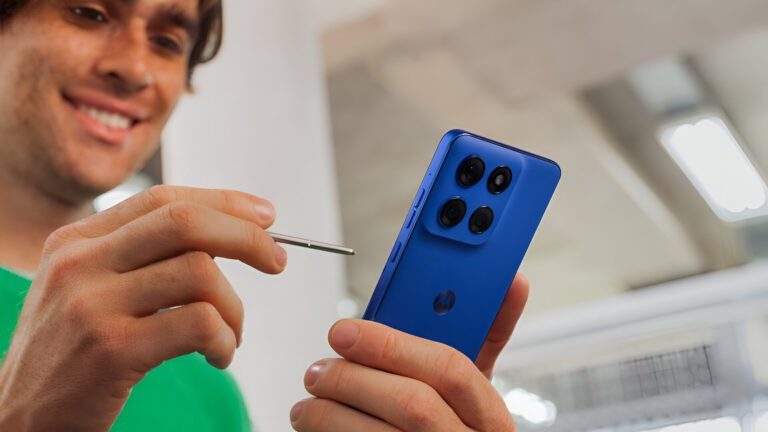 moto-g-stylus-2025_Lifestyle_11-1.jpg