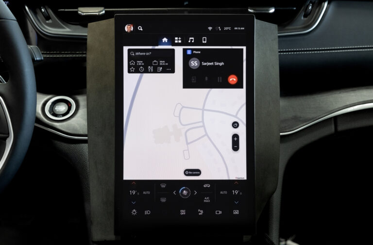 STLA-SmartCockpit.jpg