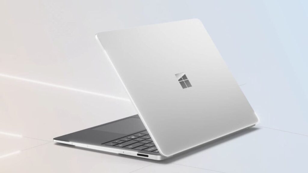 microsoft_surface_laptop_5g_1753252562060.jpg